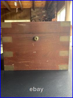 A Benson & Hedges mahogany humidor A Benson & Hedges mahogany humidor