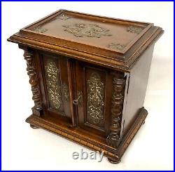 Antique Victorian Walnut Table Top Cigar Box / Humidor Box with Lock & Key