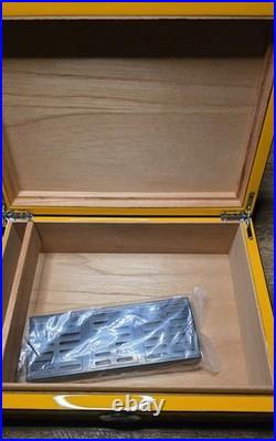 CASADOS CARBON FIBER AND CEDAR YELLOW 25 CIGAR HUMIDOR New Open Box Casa Dos