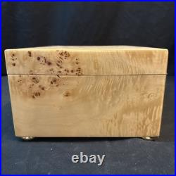 CUERVO Y SOBRINOS Rare Luxury Bird's Eye Maple Wood Humidor Box