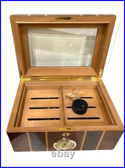 Cigar Humidor Lacquer Wood Glass Top Box withHygrometer Humidifier Cedar Divider Cigar Humidor Lacquer Wood Glass Top Box withHygrometer Humidifier Cedar Divider