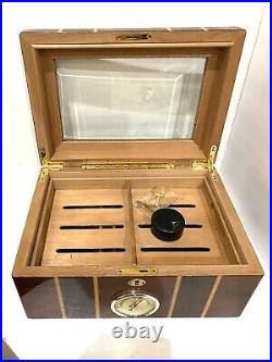 Cigar Humidor Lacquer Wood Glass Top Box withHygrometer Humidifier Cedar Divider