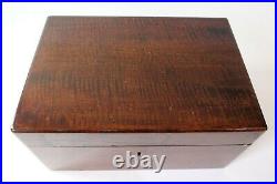 Cigar Humidor / box in figured mahogany A very high quality product cedar lined