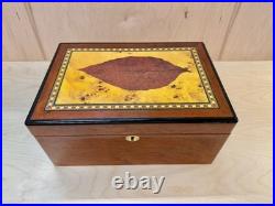 Cigar Humidor with Tobacco Leaf Design Holds 25 Cigars