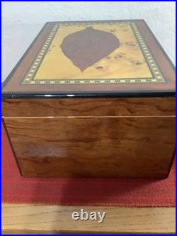 Cigar Humidor with Tobacco Leaf Design Holds 25 Cigars