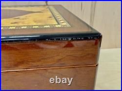 Cigar Humidor with Tobacco Leaf Design Holds 25 Cigars