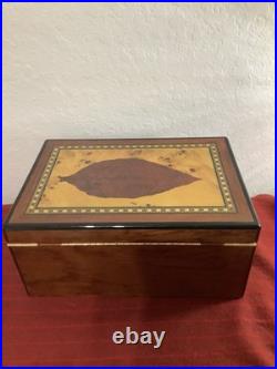 Cigar Humidor with Tobacco Leaf Design Holds 25 Cigars