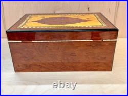 Cigar Humidor with Tobacco Leaf Design Holds 25 Cigars