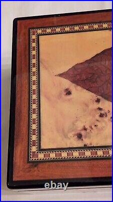 Cigar Humidor with Tobacco Leaf Design Holds 25 Cigars NEW & BOXED