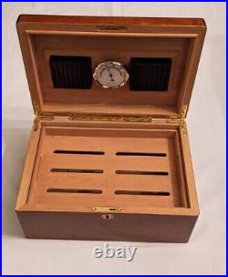 Cigar Humidor with Tobacco Leaf Design Holds 25 Cigars NEW & BOXED