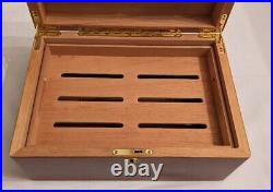 Cigar Humidor with Tobacco Leaf Design Holds 25 Cigars NEW & BOXED