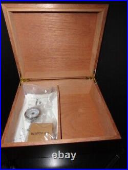 Cigar humidor wood box 25 Count New in Box