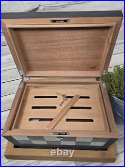 Cigar humidor wood display box Checkered