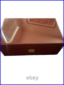 Davidoff No. 4 Acajou Rouge (Red Mahogany) Humidor with box & key