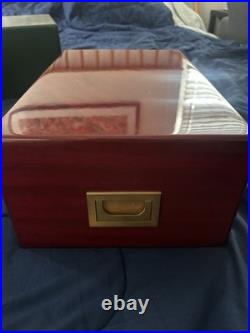 Davidoff No. 4 Acajou Rouge (Red Mahogany) Humidor with box & key