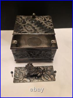 Derby Silver Co. Bulldog Figural Tobacco Box Humidor Derby Silver Co. Bulldog Figural Tobacco Box Humidor