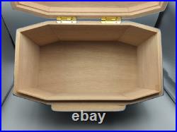 Drew Estate Undercrown Luxury Cigar Humidor Navy Royal Blue Excellent Condition Drew Estate Undercrown Luxury Cigar Humidor Navy Royal Blue Excellent Condition
