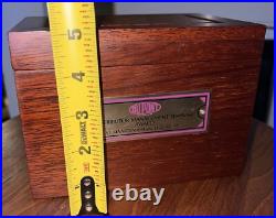 DuPont 1977 Distributor Mgt Seminar Award St Maarten Wood Box Humidor Vintage DuPont 1977 Distributor Mgt Seminar Award St Maarten Wood Box Humidor Vintage