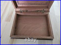 FINE Marqueted HUMIDOR Olympic Champions Ramon Font 1940s Cigar Empty Wood Box