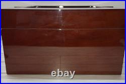 Fashioned Lacquered Walnut Wood Cedar Lined Cigar Humidor Holds 60 Fashioned Lacquered Walnut Wood Cedar Lined Cigar Humidor Holds 60