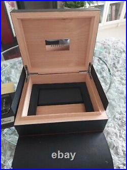 Ferrari Humidor cigar Box. Carbon fibre design. Genuine Ferrari Item