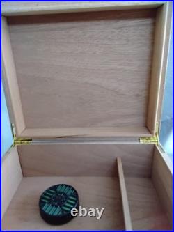Humidor Cigar Box Vintage, Vintage Carved Cigar Box, Cigar Cutters Humidor Cigar Box Vintage, Vintage Carved Cigar Box, Cigar Cutters