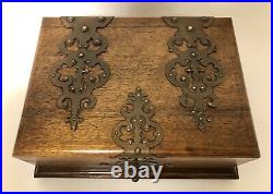 Quality Antique Oak and Brass Bound Humidor Cigar Box with Key