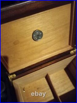 Romeo Y Julieta Cigar Vintage Humidor Wood Box
