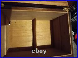 Romeo Y Julieta Cigar Vintage Humidor Wood Box