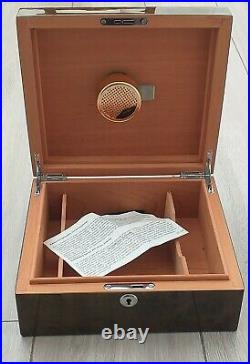 Stylish Vintage Wooden Cigar Box / Humidor with lock