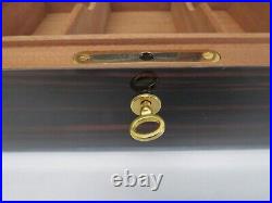 THE GRIFFINS Davidoff Lacquerd Wood Locking Magnetic Cigar Humidor Box & Key