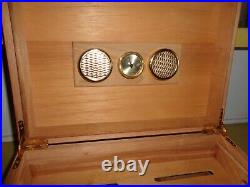 Vintage Big English Humidor Cigar Box Cedar Wood Hydromist Nr