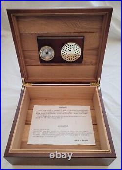 Vintage Spanish Cedar Cigar Humidor Box With Glass Hygrometer and Humidifier