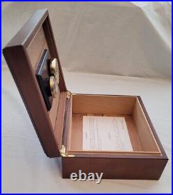 Vintage Spanish Cedar Cigar Humidor Box With Glass Hygrometer and Humidifier