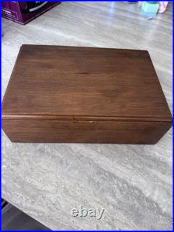 Vintage Wooden Cigar Humidor Box with Hygrometer & Moisture Regulator Vintage Wooden Cigar Humidor Box with Hygrometer & Moisture Regulator